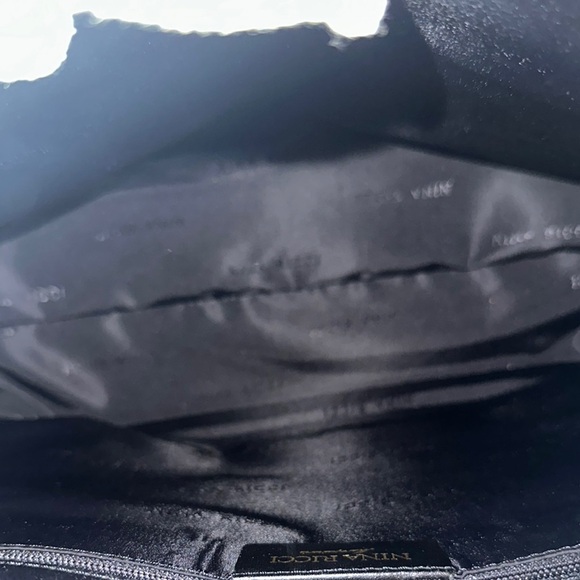 Elegant Black Handbag - Picture 8 of 9